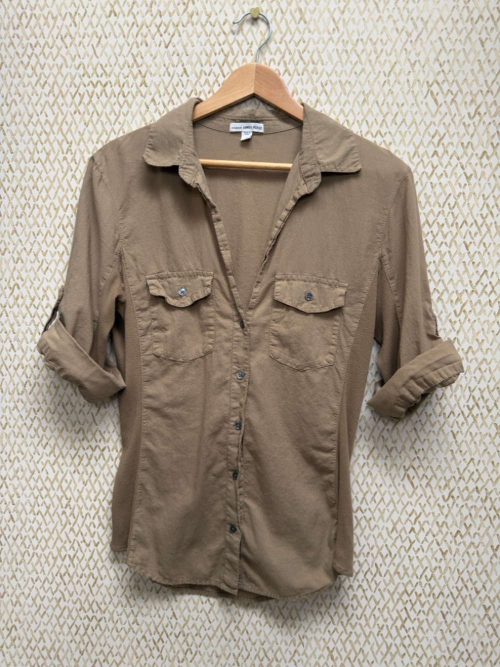 James Perse 3/4 Sleeve Tan Button Down Shirt Clean Girl Model Off Duty - L
